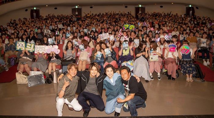 (左から)橋本光二郎監督、佐野勇斗、森永悠希、森井輝プロデューサー(提供写真)