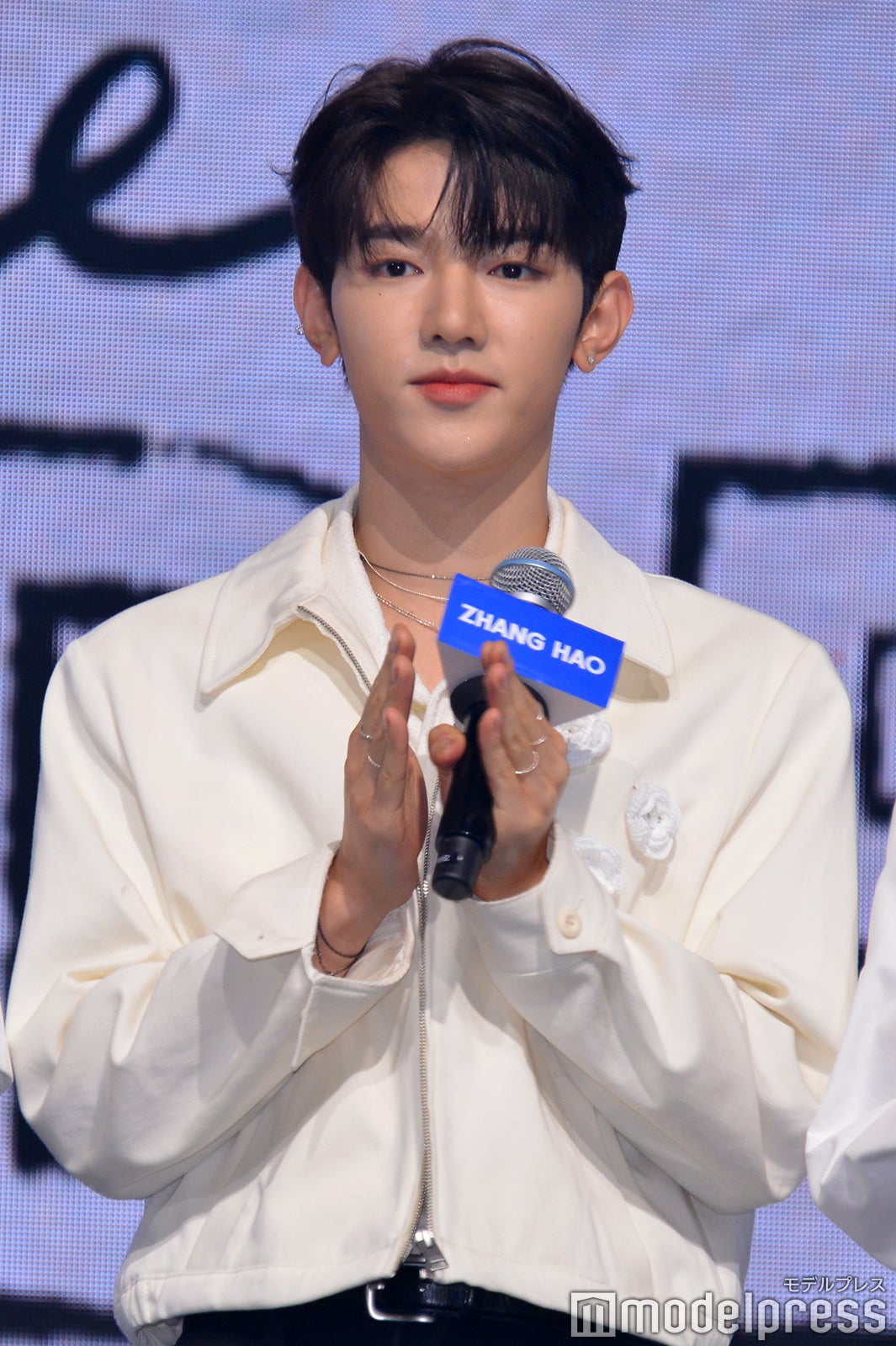 挨拶するジャン・ハオ（C）モデルプレス