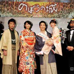 左から：上地雄輔、榮倉奈々、野村萬斎、芦田愛菜