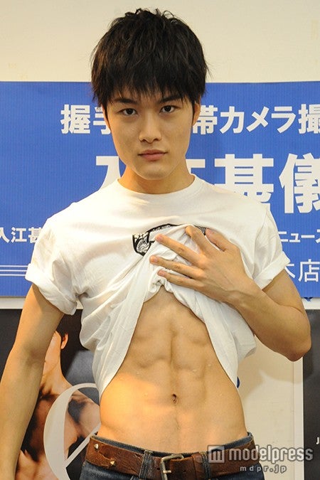 「入江甚儀写真集0－Z－」（6月4日発売）イベントを行った入江甚儀