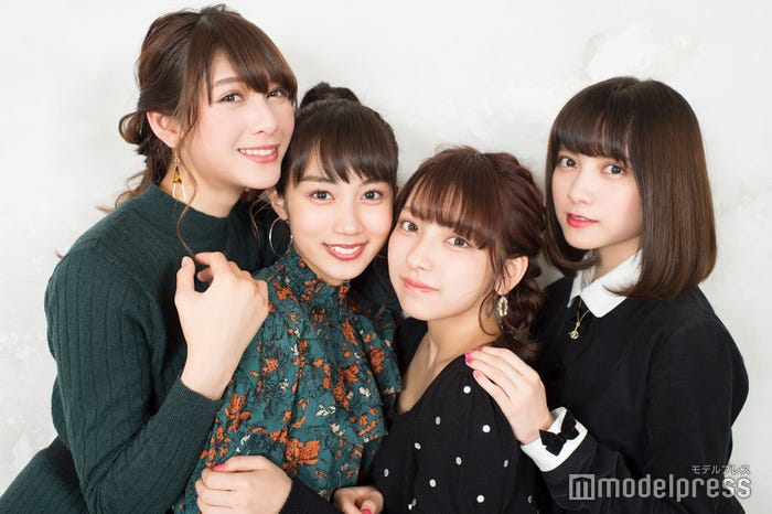 (左から)アンジェラ芽衣、黒木ひかり、十味、桃月なしこ (C)モデルプレス