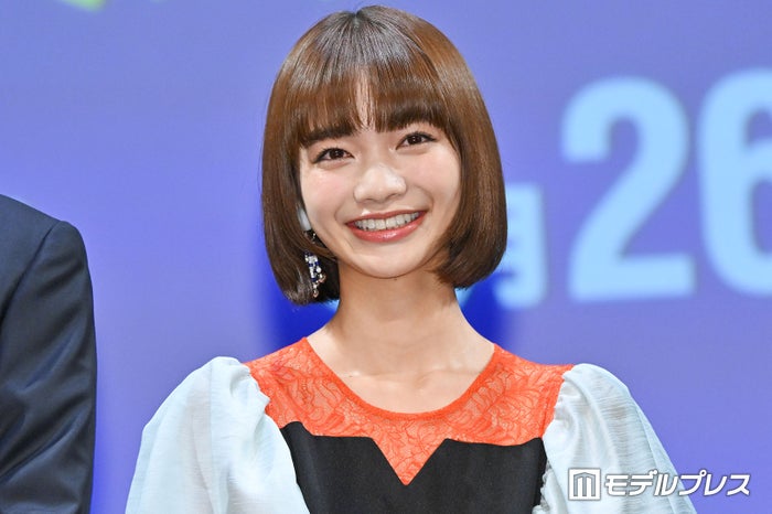 見上愛、免許証写真が話題「可愛すぎて衝撃」取得予定者へのアドバイスも