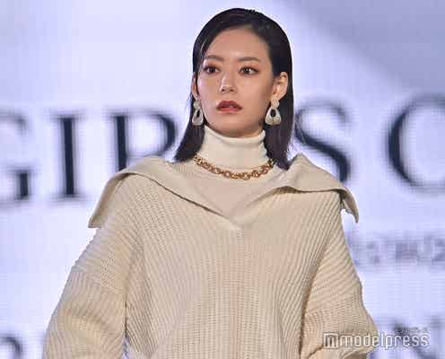 可愛すぎる顔面でバズった美女・なごみ、スマイル封印でクールにランウェイ<TGC2021A/W>