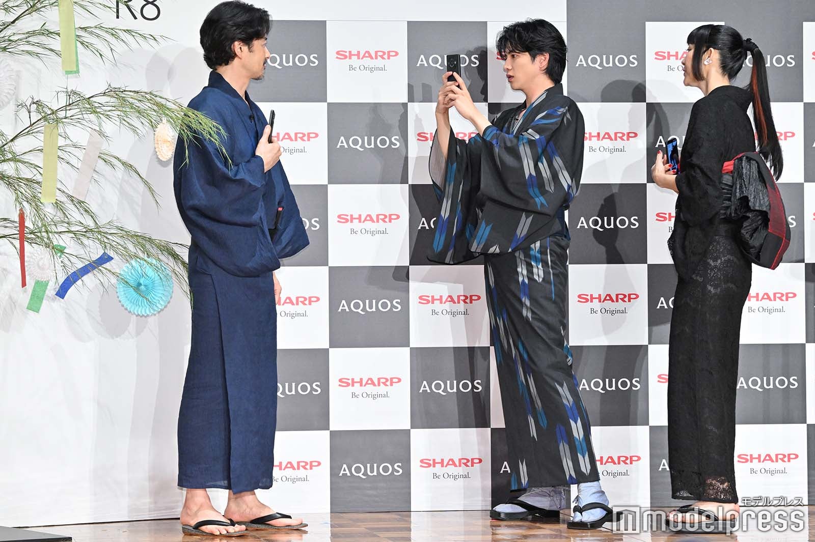 竹野内豊、志尊淳、安珠氏（C）モデルプレス