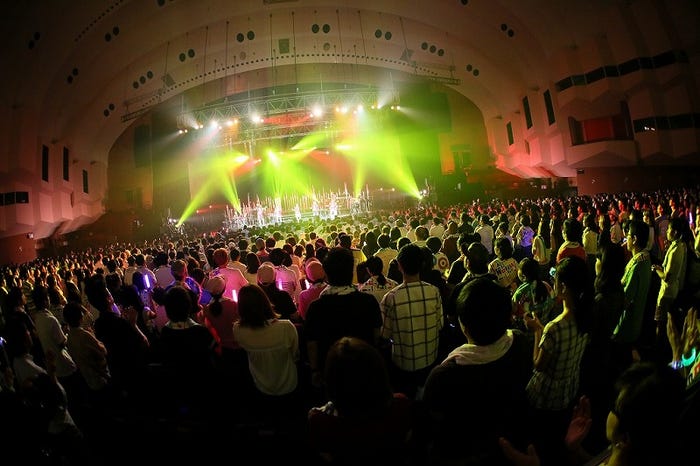 Little Glee Monsterのライブの様子(ソニー・ミュージックレーベルズ)