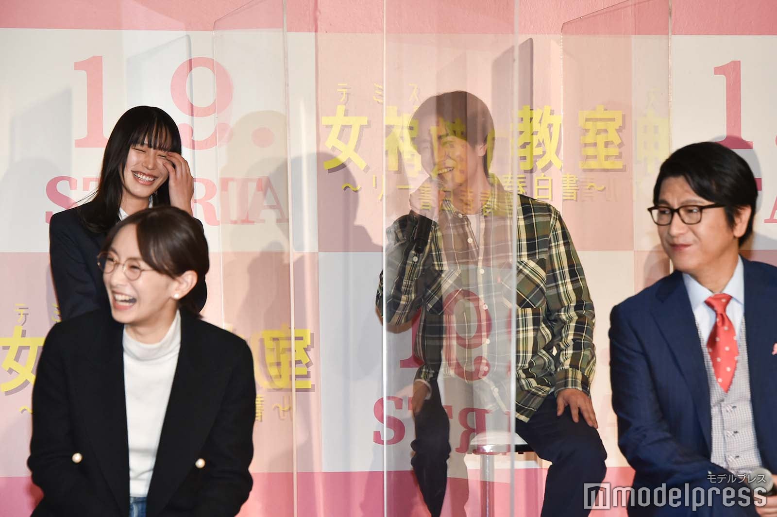 （後列左から）南沙良、前田旺志郎、、（前列左から）北川景子、及川光博 （C）モデルプレス