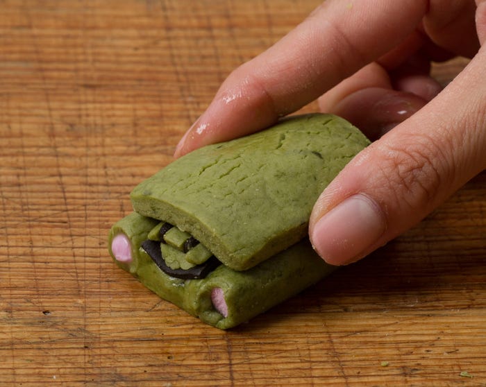 形を整えて…/画像提供:セブン&アイ出版