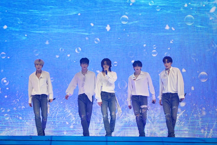 TOMORROW X TOGETHER(C)Weverse Con Festival