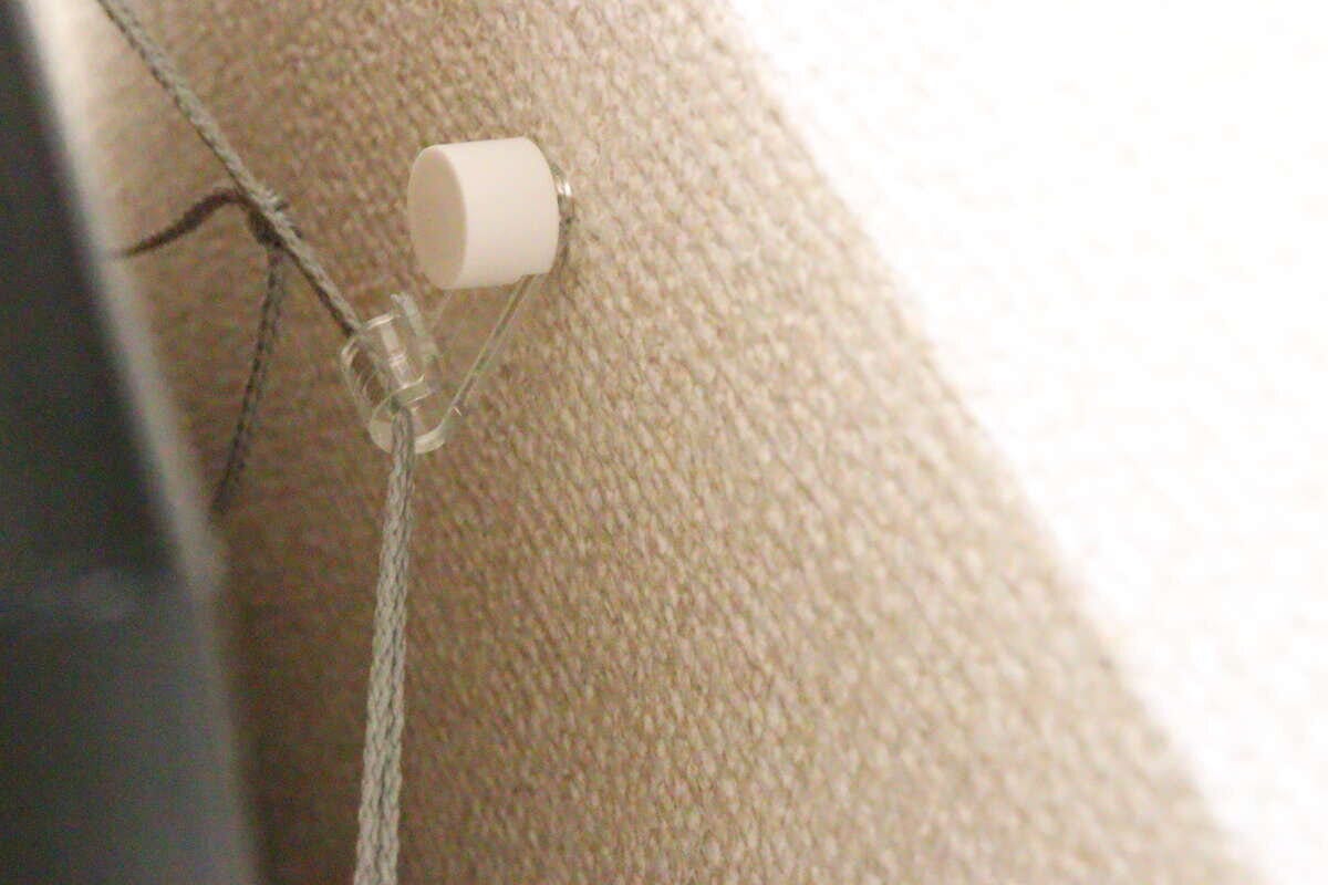 セリアのはずれにくいピンフックは耐荷重5kgの丈夫なつくり