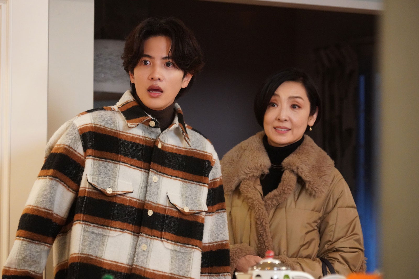 志尊淳、草刈民代／「ムチャブリ！　わたしが社長になるなんて」第6話より（C）日本テレビ