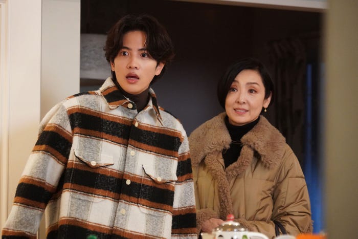 志尊淳、草刈民代/「ムチャブリ! わたしが社長になるなんて」第6話より(C)日本テレビ