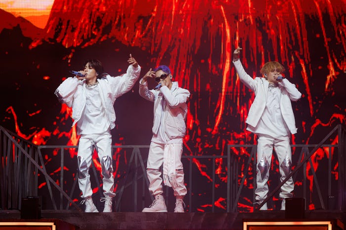 TREASURE (C)CJ ENM Co., Ltd, All Rights Reserved