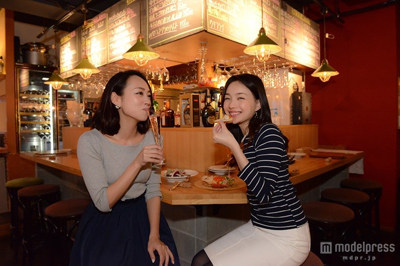 女同士で楽しく盛り上がる