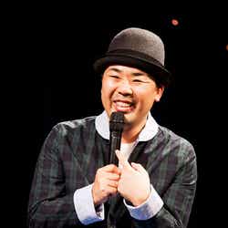 岩尾望(フットボールアワー)(「ラフォーレファッションウィーク'11」より)