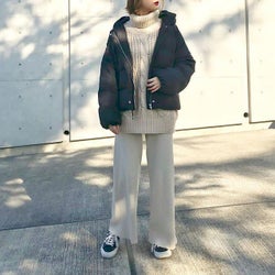 楽ちんなニットのワイドパンツでお出かけ! 部屋着っぽく見せないシンプルおしゃれなニットパンツコーデ9選♪