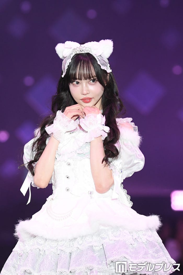 中村里砂(C)モデルプレス