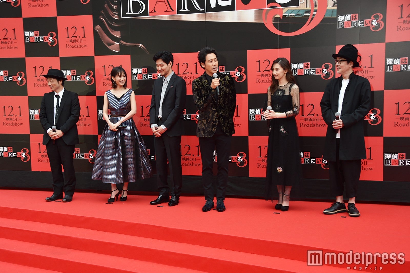 （左から）吉田照幸監督、前田敦子、松田龍平、大泉洋、北川景子、リリー・フランキー （C）モデルプレス