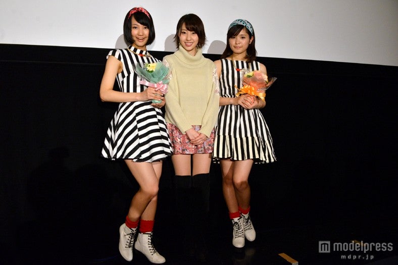 （左より）KONAN、藤江れいな、MINA