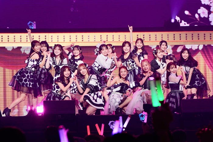 「AKB48 20th Year Live Tour 2025 in 日本武道館 〜あの頃、青春でした。これから、青春です〜」(C)AKB48