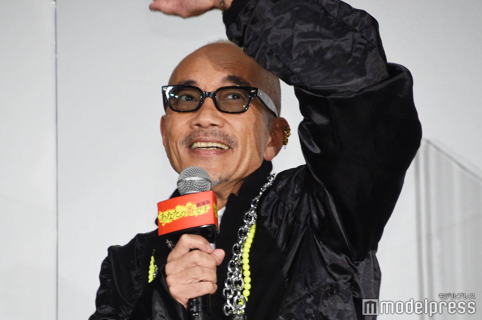 愉快な竹中直人（C）モデルプレス