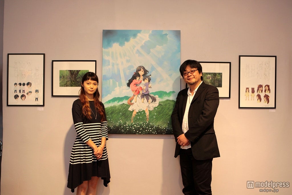 宮崎あおい（左）と細田守監督（右）