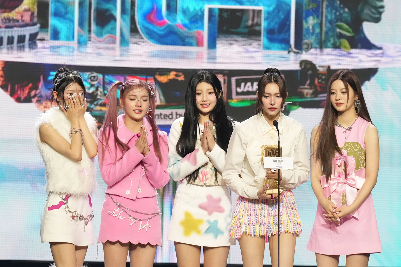 ILLIT（C）CJ ENM Co., Ltd, All Rights Reserved