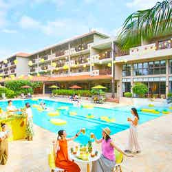 星野リゾート 西表島ホテル「パインビアフェス」パイン一色のプールサイドで南国気分