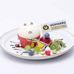 うさまるヒーローズ まんまる ミルクプリンプレート ※会期前半期間限定メニュー1,540円(C)sakumaru/LINE