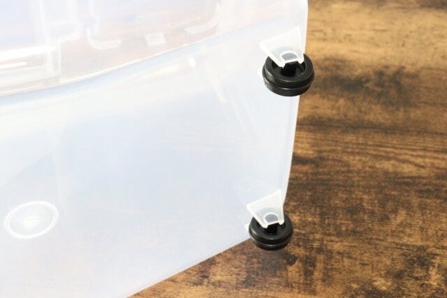 ダイソー　米びつ兼フードストッカー　キャスター付き