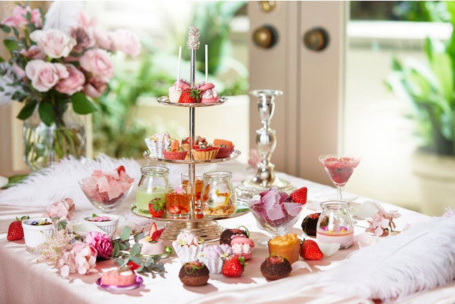 大阪で苺アフタヌーンブッフェ「ストロベリープリマヴェーラ」タルトやマカロン…心躍る華やか春スイーツ