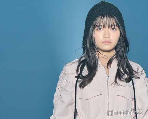 景井ひな、ほっそり美脚披露 “口ピアス”で小物使い光る<TGC しずおか 2024>