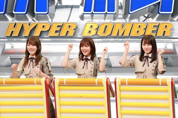 守屋茜、尾関梨香、松田里奈(C)フジテレビ