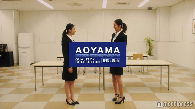 左から：武井咲、佐々木希（「ふたりが変える篇」より）