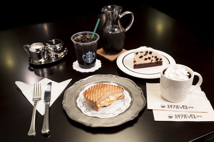 水出し珈琲、珈琲ゼリーケーキ、ウィンナー珈琲、ホットサンド ハムエッグ／画像提供：スターバックス コーヒー ジャパン