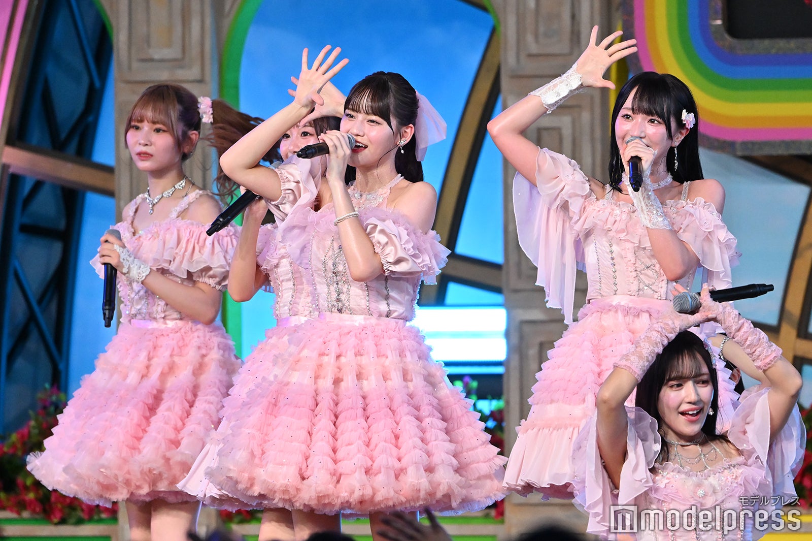 ＝LOVE（C）モデルプレス