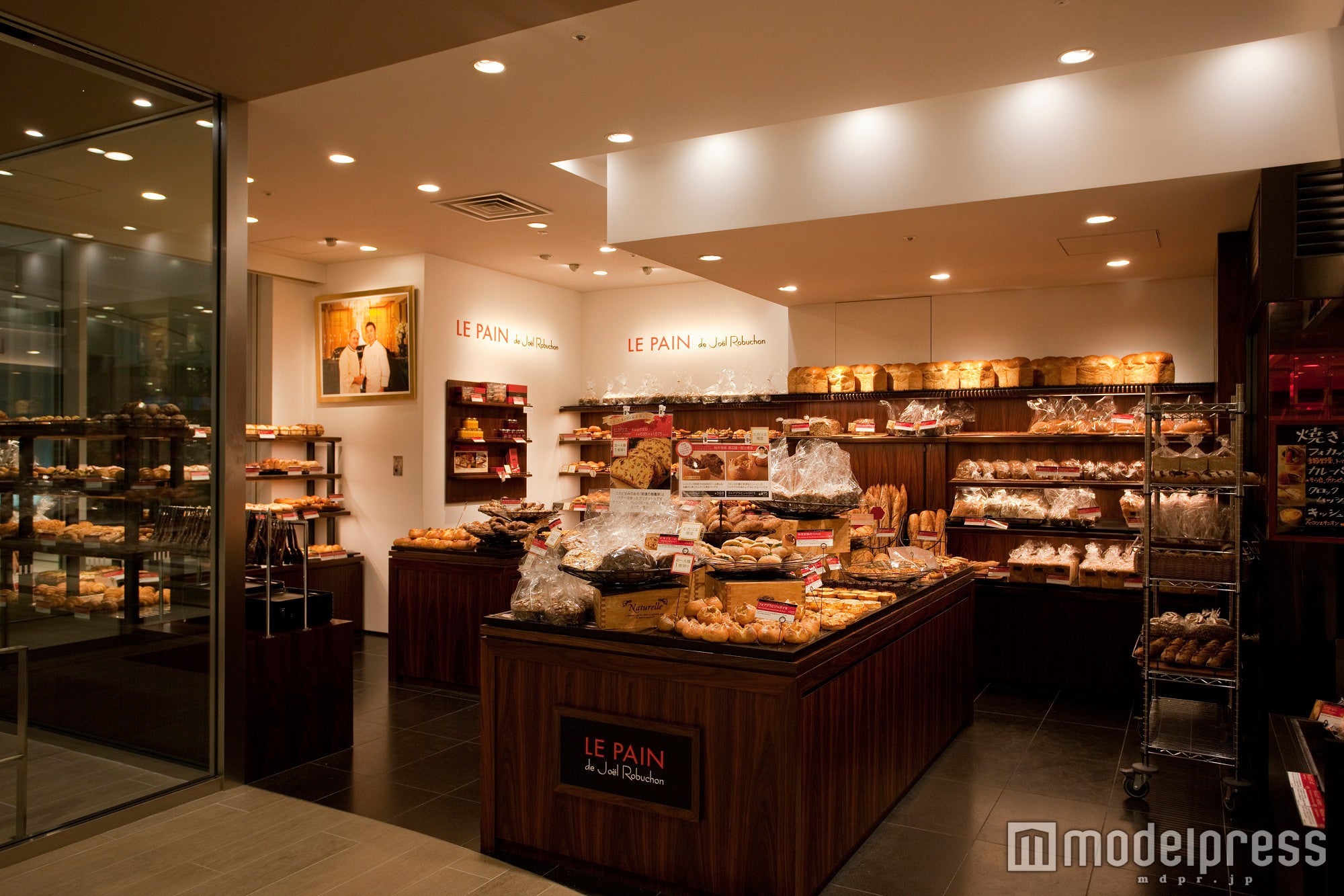 既存の「ル パン ドゥ ジョエル･ロブション」渋谷ヒカリエShinQs店／画像提供：フォーシーズ