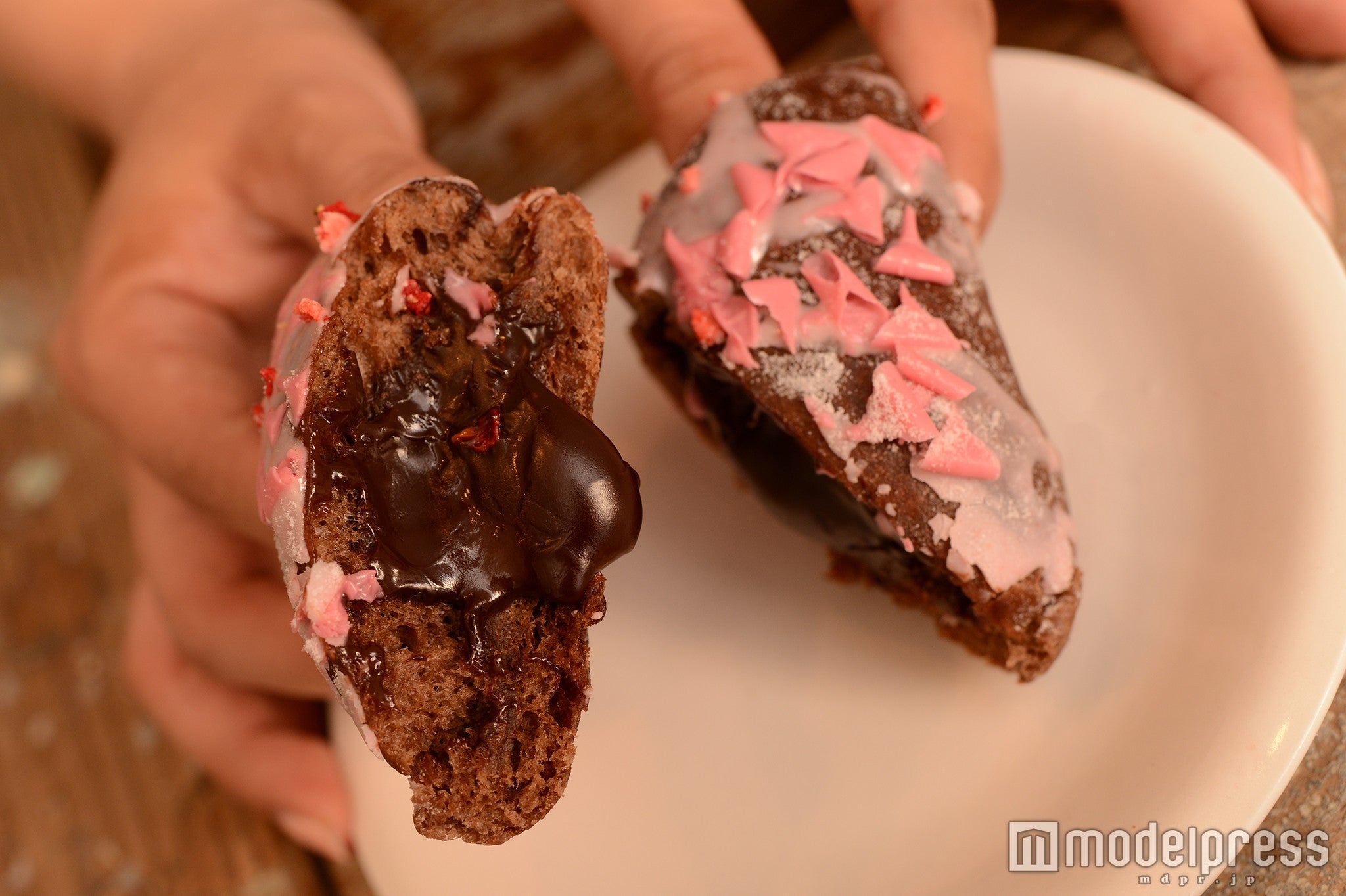 ストロベリーの甘酸っぱさがチョコレートにマッチ（C）モデルプレス