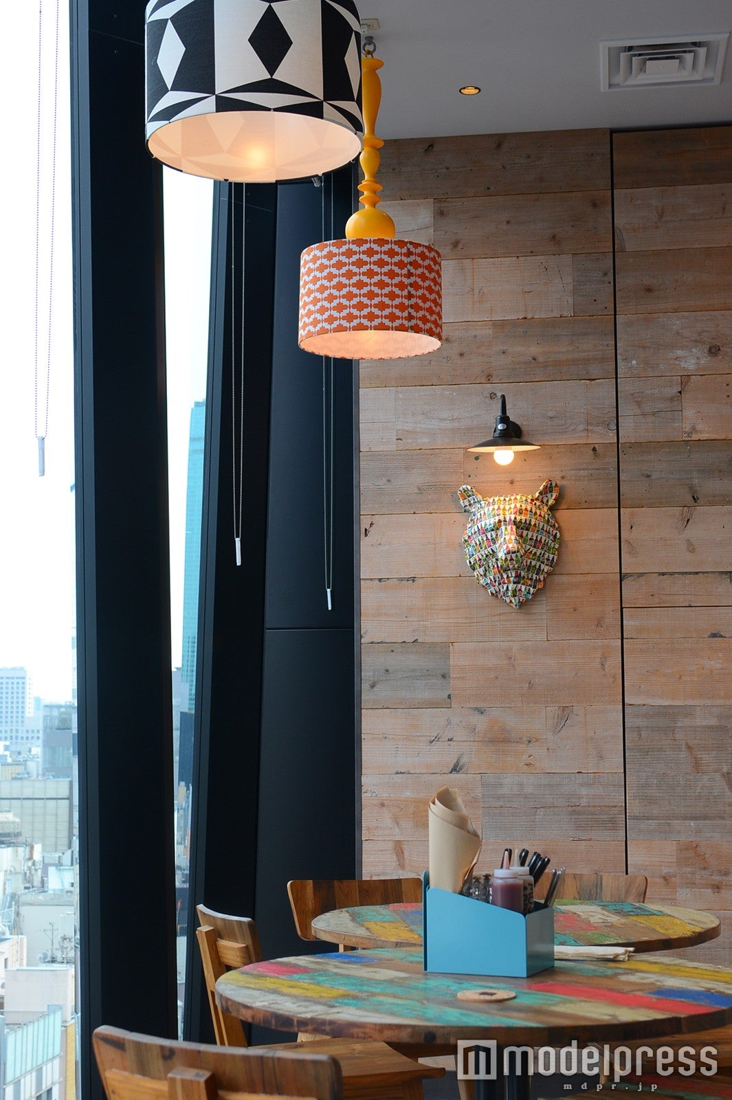 店内（C)モデルプレス