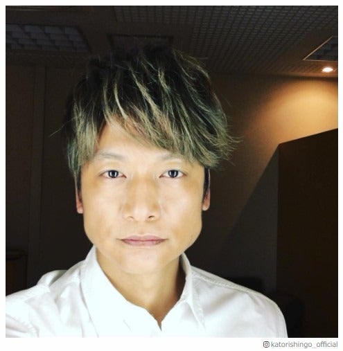 香取慎吾、ハイセンスなヘアカラーが話題 新カラー“スモーキーブルージュ”に注目集まる