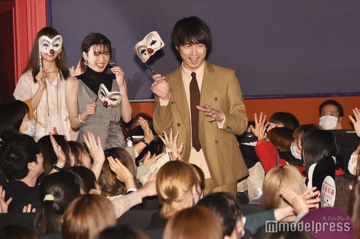 内田理央、永野芽郁、坂口健太郎(C)モデルプレス