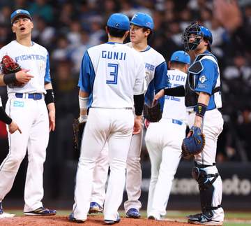 日本ハム連勝ならず ロッテに競り負けて借金再び3 新庄監督「あした！あした！」 北山が6回途中4失点KO 万波が反撃3号2ランも及ばず