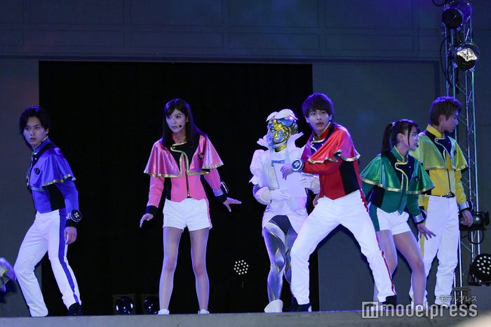 水石亜飛夢、工藤美桜、小宮璃央、新條由芽、木原瑠生(C)モデルプレス