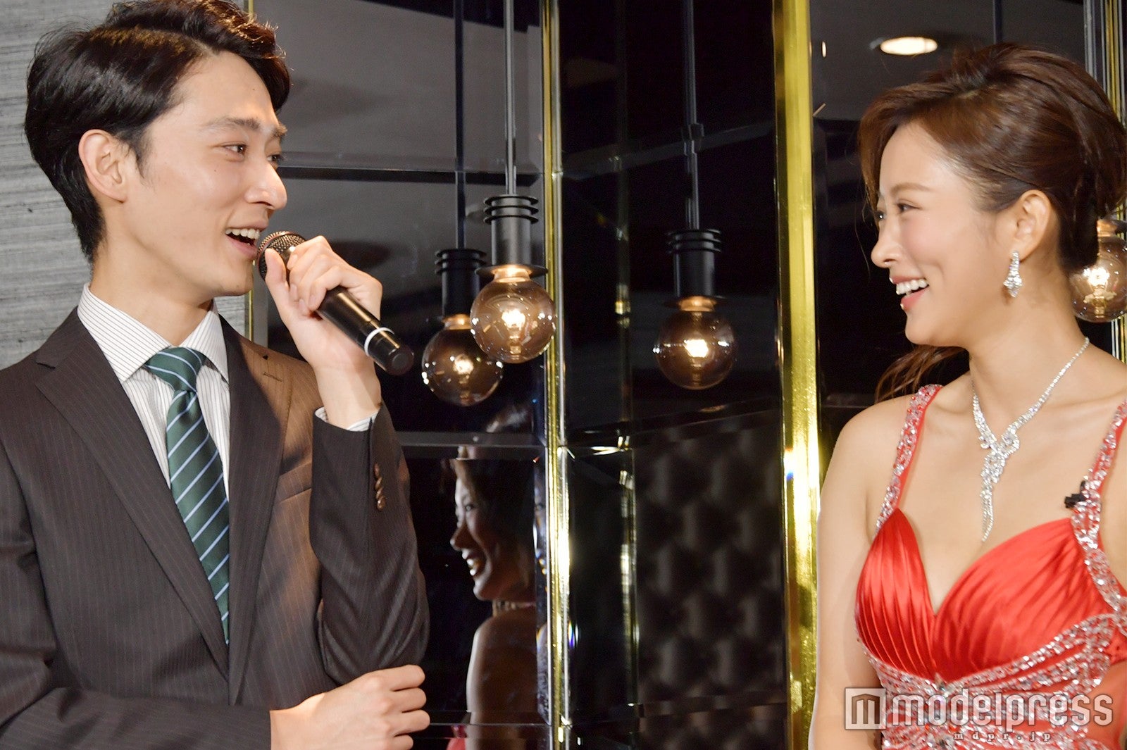 上杉柊平、夏菜 （C）モデルプレス