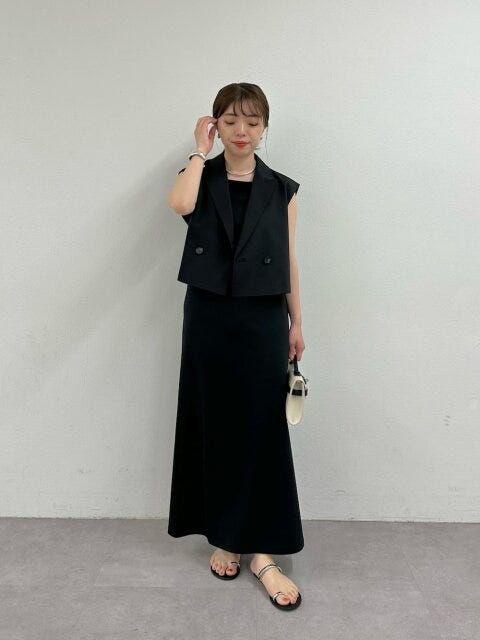 黒キャミワンピース コーデ 黒キャミワンピースコーデ5
