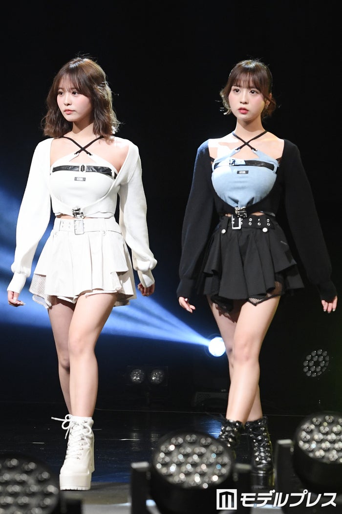 「今日好き」早坂ゆう＆双子の妹・あい、ミニスカリンクコーデで美脚披露「遺伝子強すぎ」「スタイル抜群」と話題【学生ランウェイ】