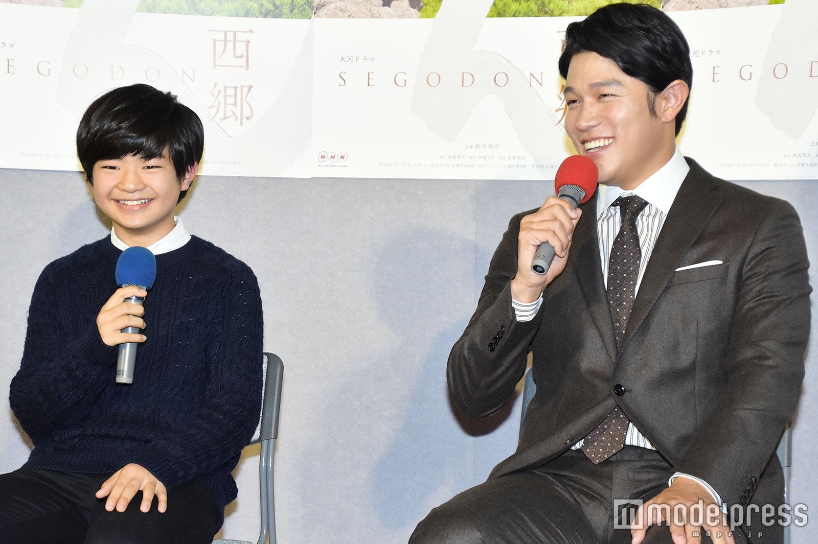 渡邊蒼、鈴木亮平 （C）モデルプレス