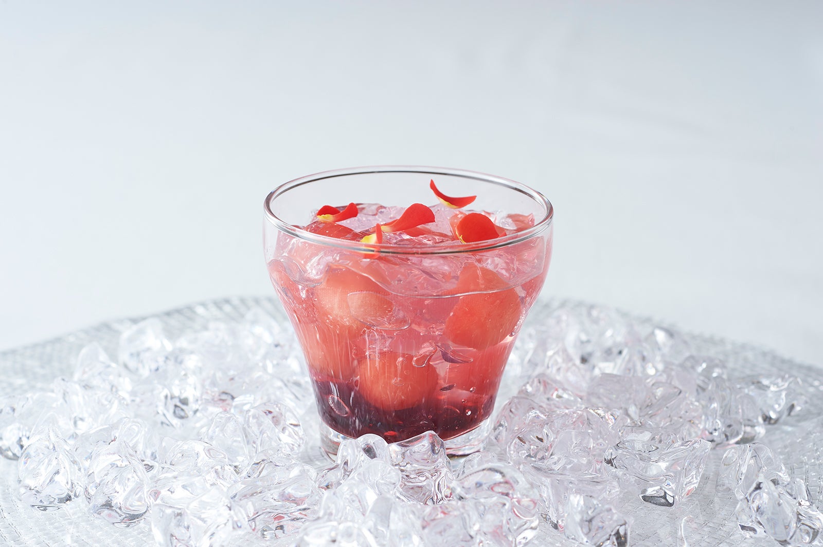 バラとスイカのジュレ／画像提供：グランド ハイアット 東京