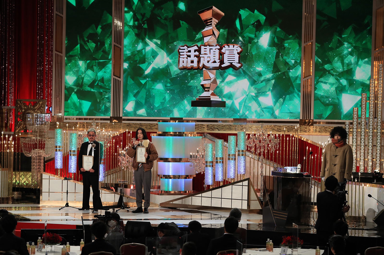 紀伊宗之氏、菅田将暉、小栗旬（C）東京写真記者協会