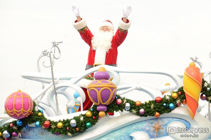 ディズニーシーの新ショー 思い思いのクリスマス披露 可愛いくつ下振り回しダンスも 詳細レポ 写真特集 モデルプレス