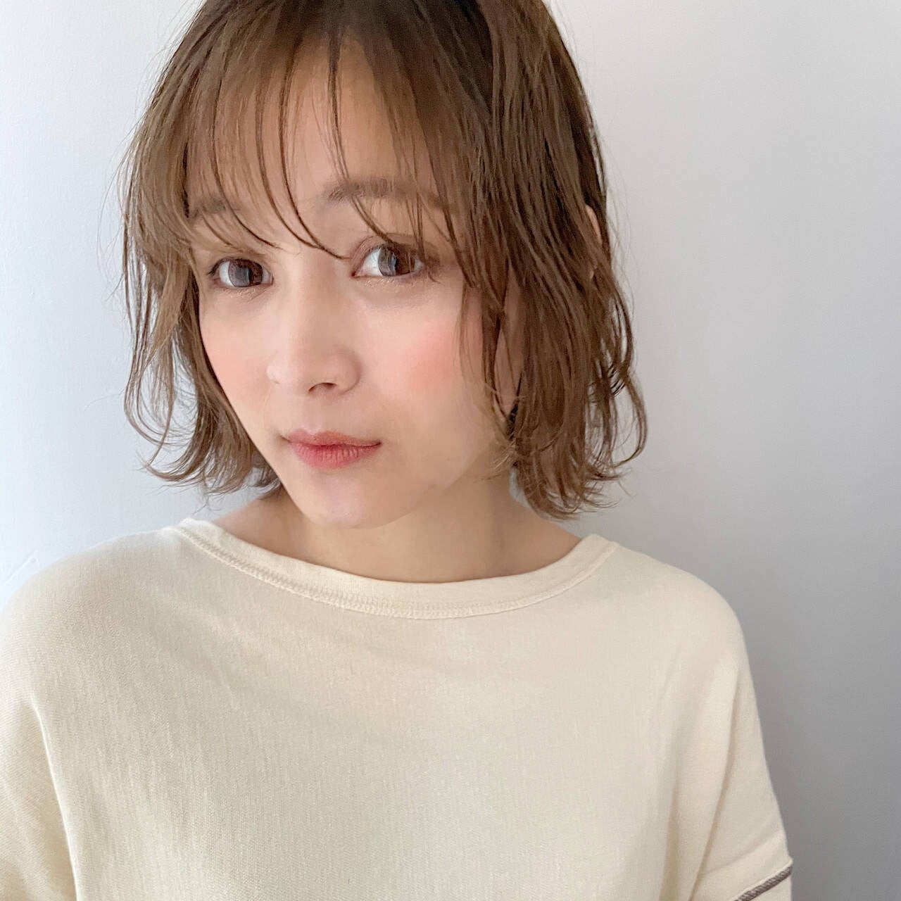 色っぽ うざバング でナチュラルな女性らしさを演出しよう モデルプレス